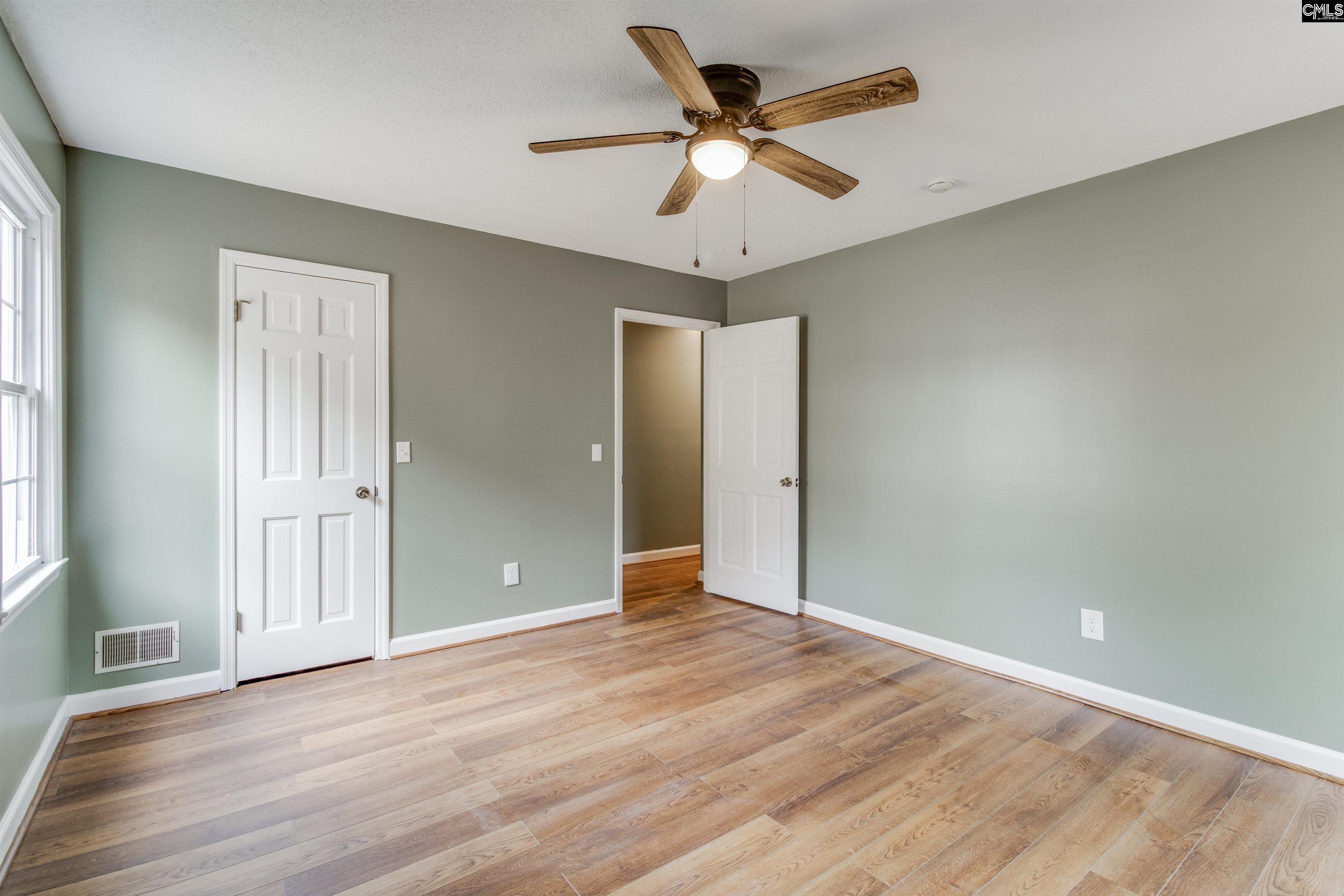 1207 S Fredericksburg Drive