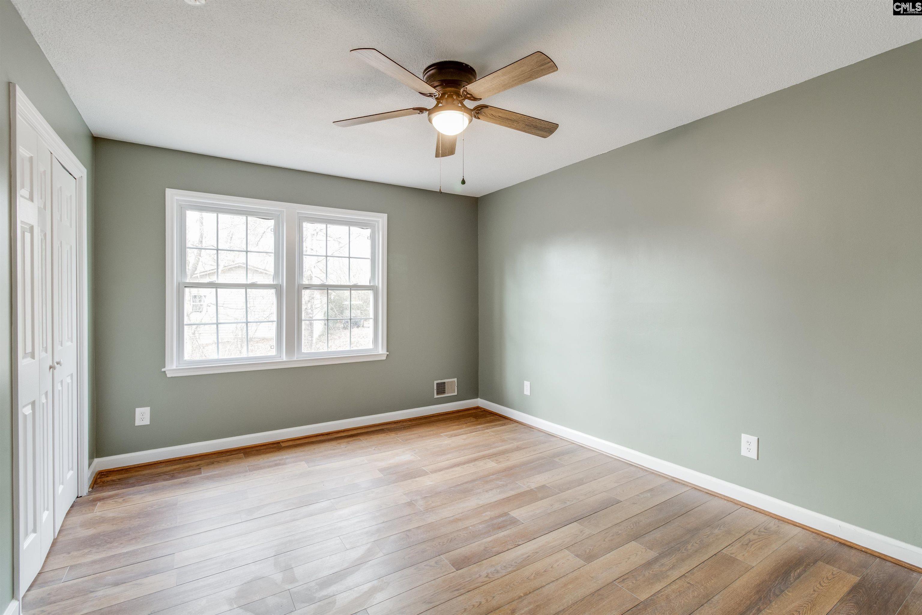 1207 S Fredericksburg Drive