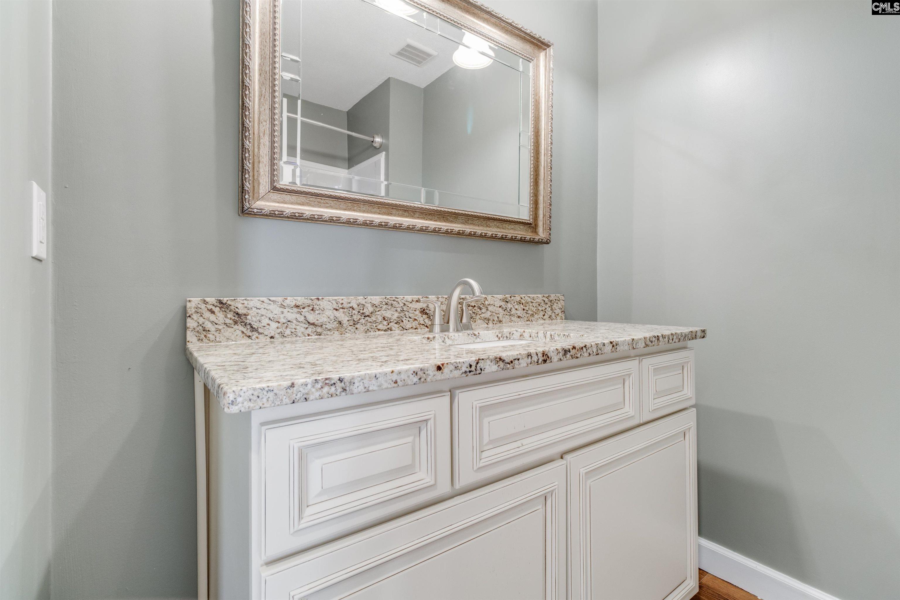 1207 S Fredericksburg Drive