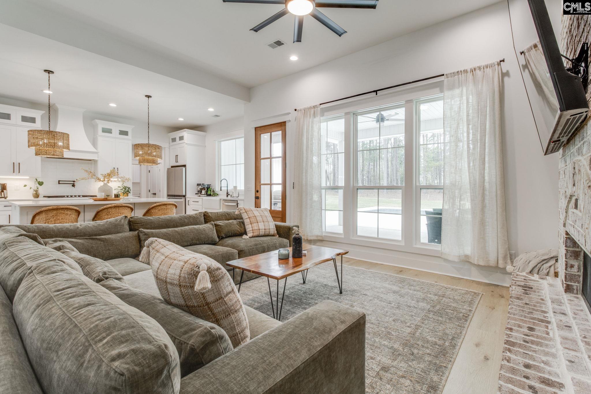 1322 Sunnyhill Drive