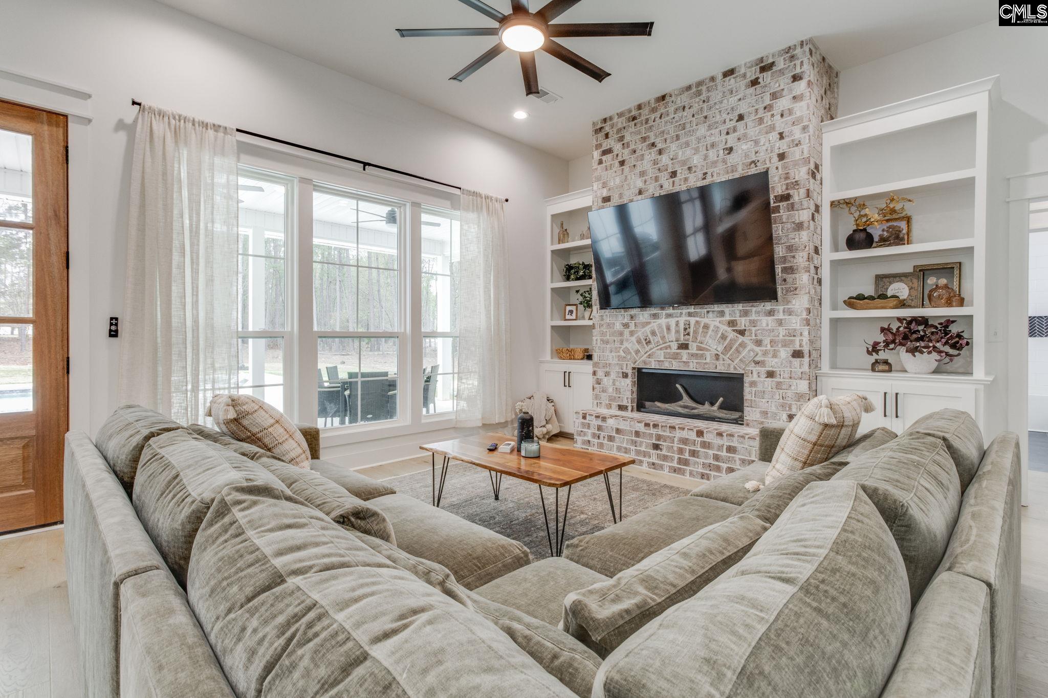 1322 Sunnyhill Drive