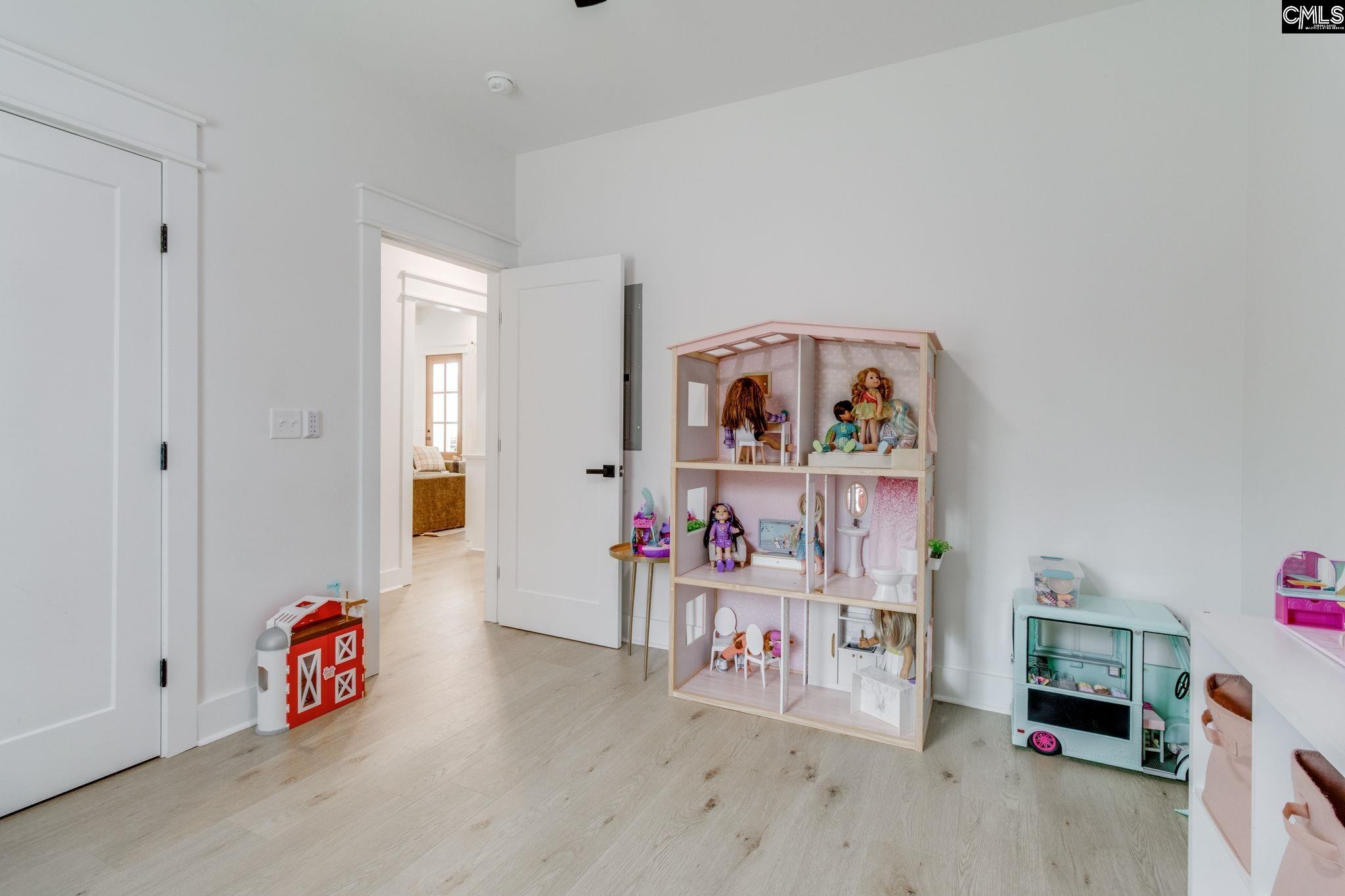 1322 Sunnyhill Drive