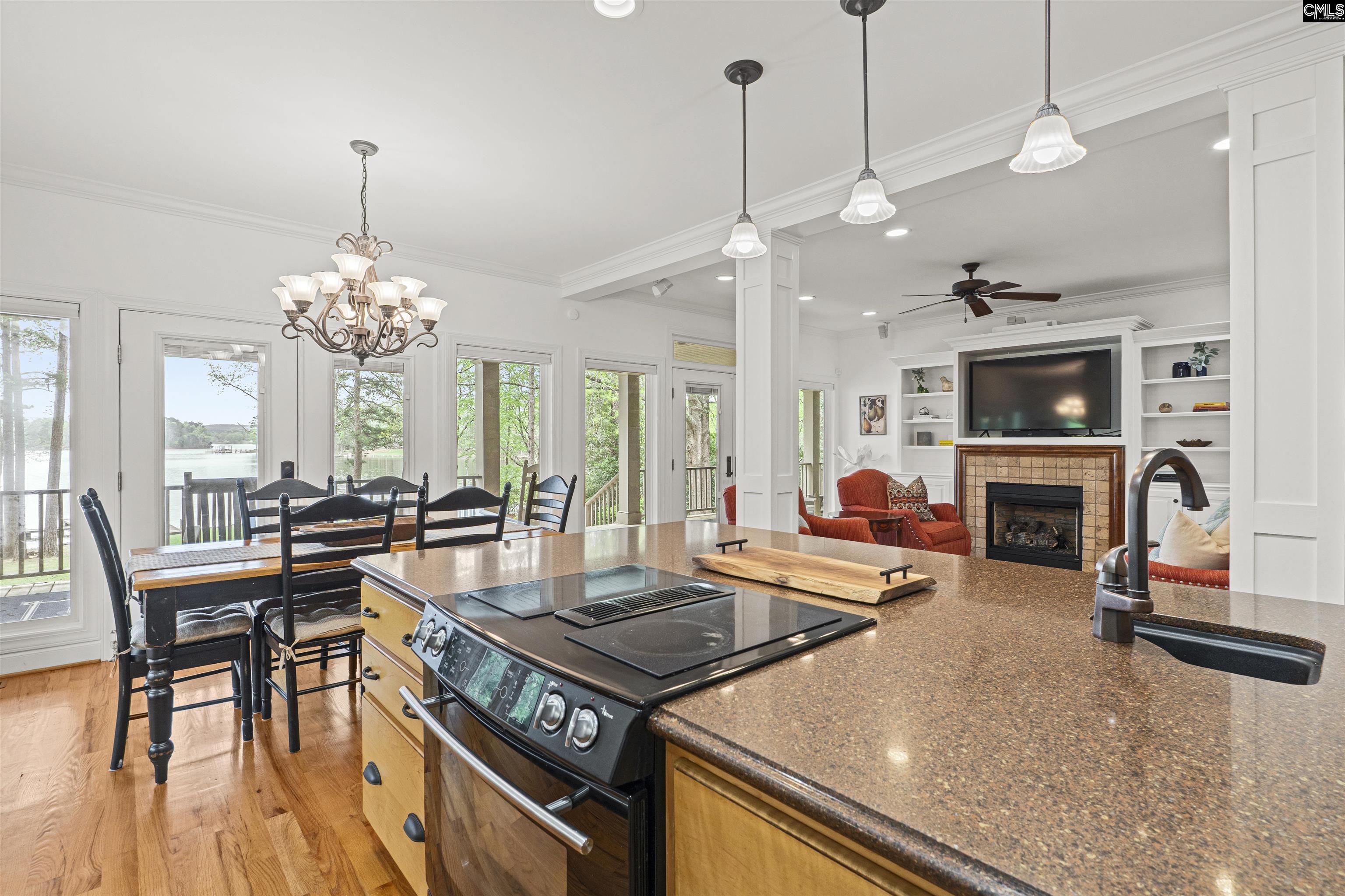 2223 Lakeshore Road
