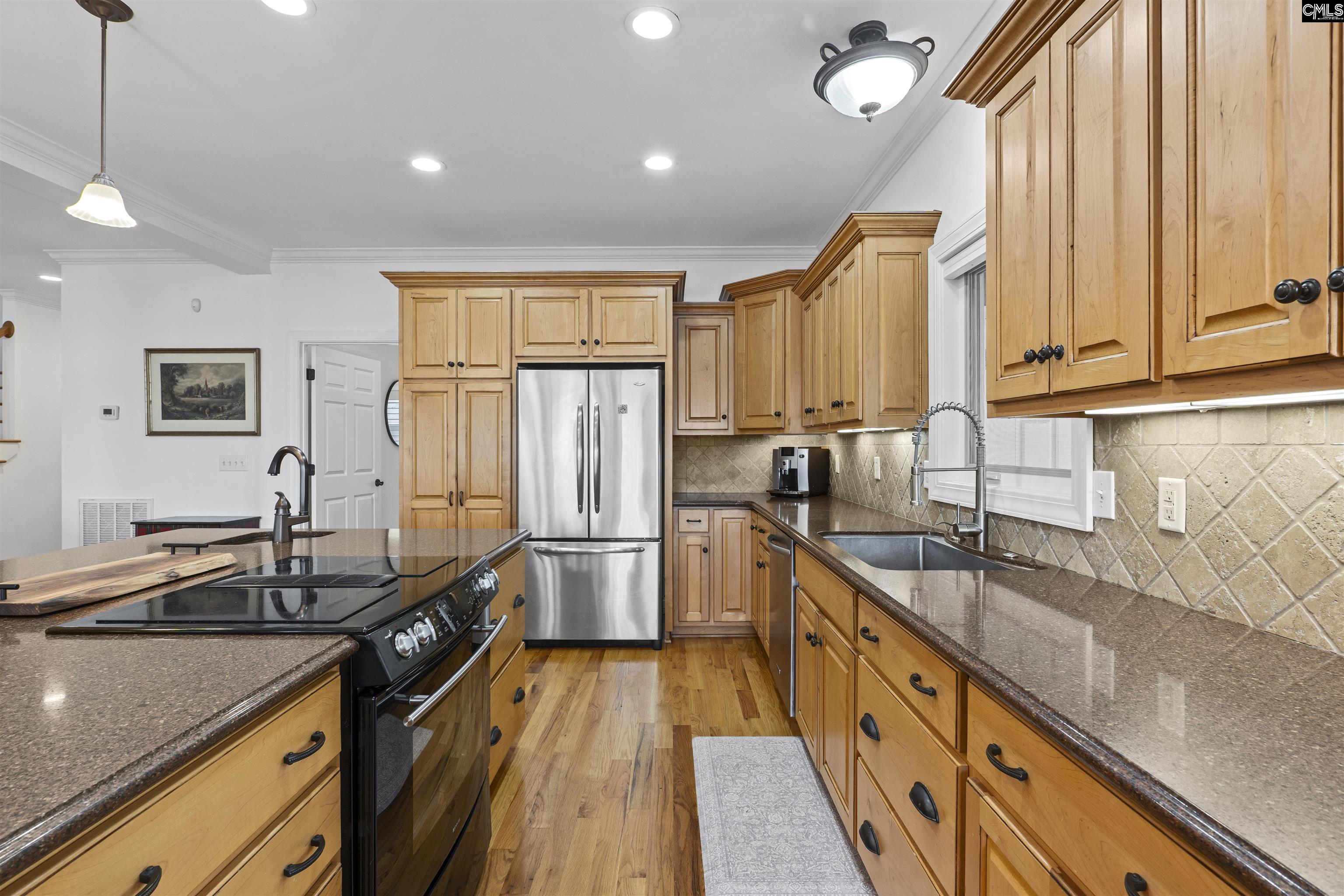 2223 Lakeshore Road