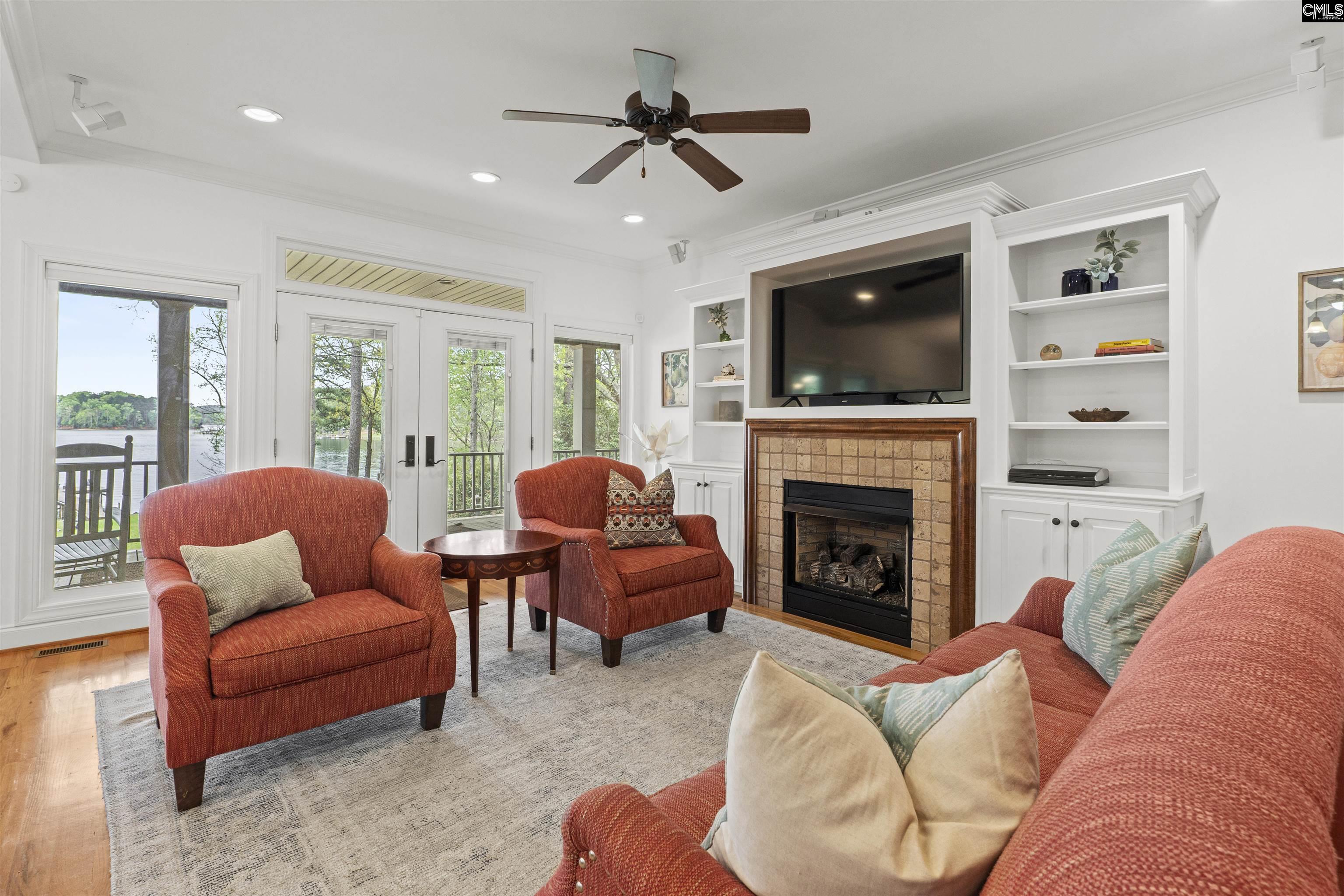 2223 Lakeshore Road