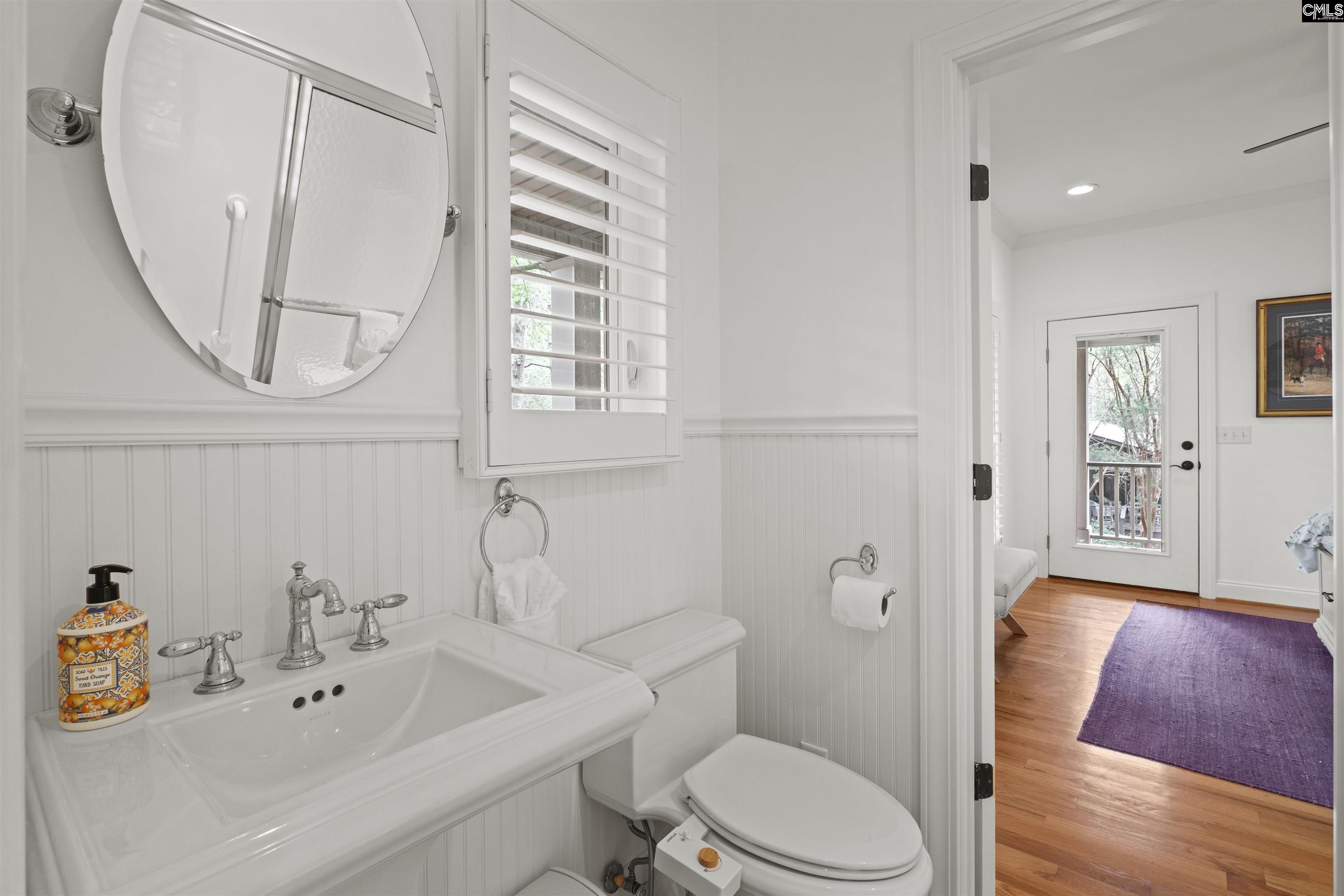 2223 Lakeshore Road