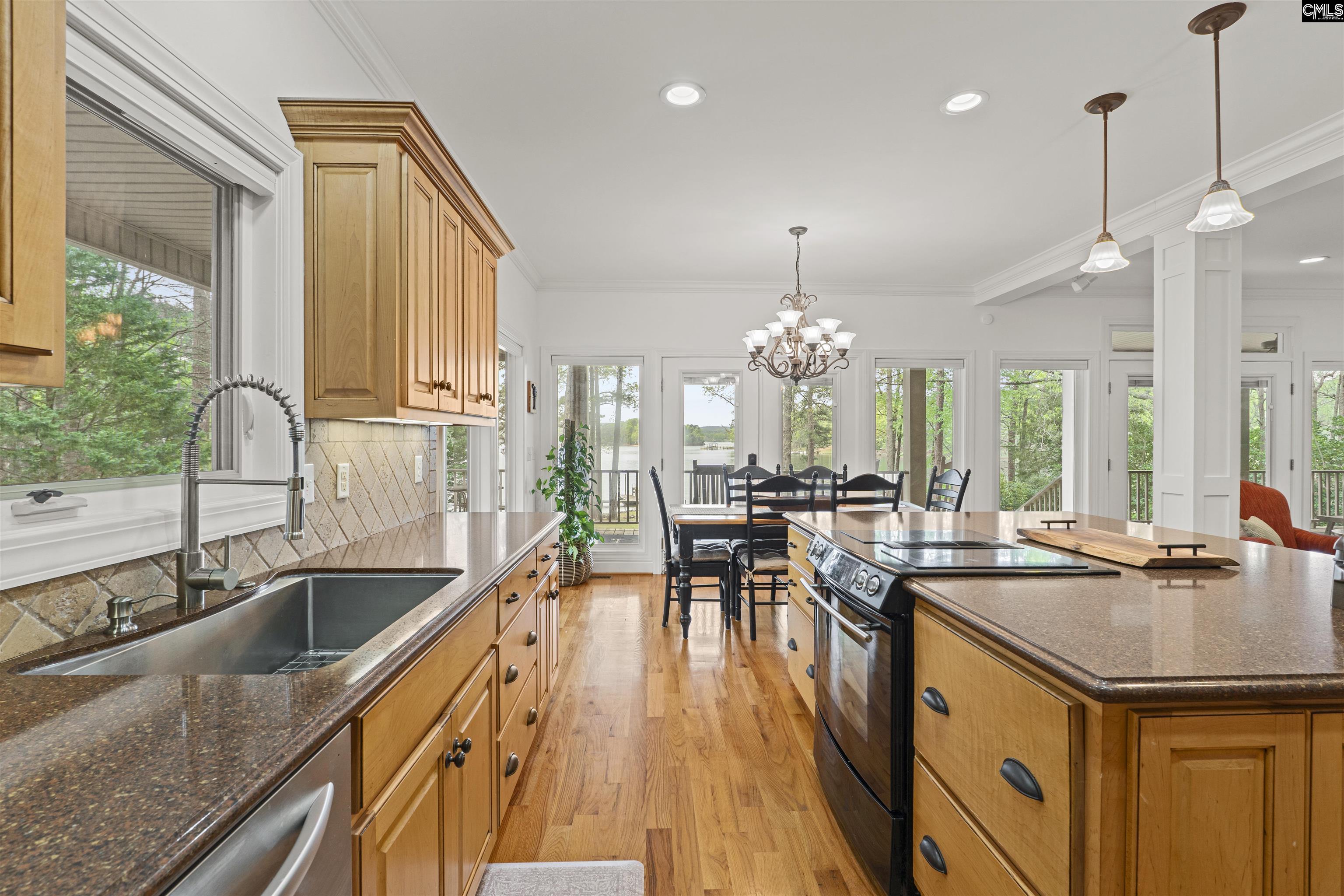 2223 Lakeshore Road