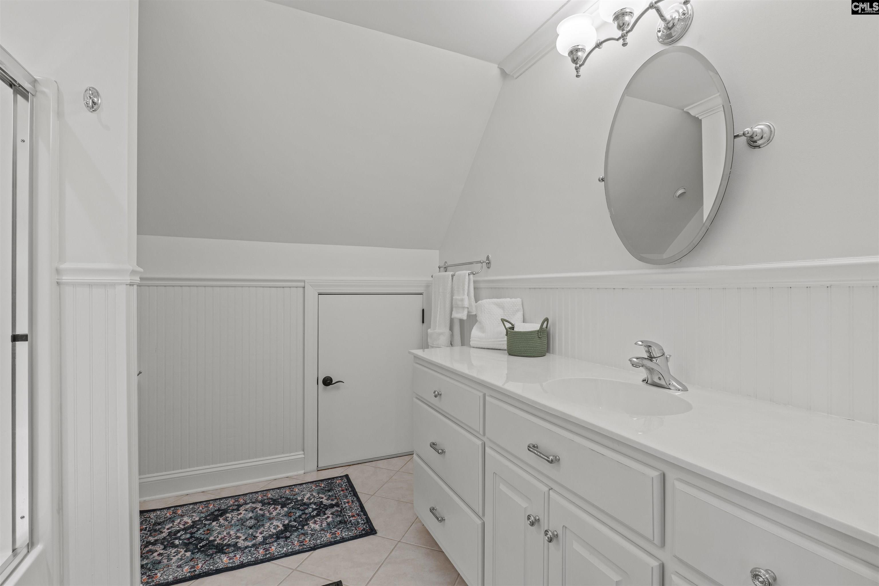 2223 Lakeshore Road