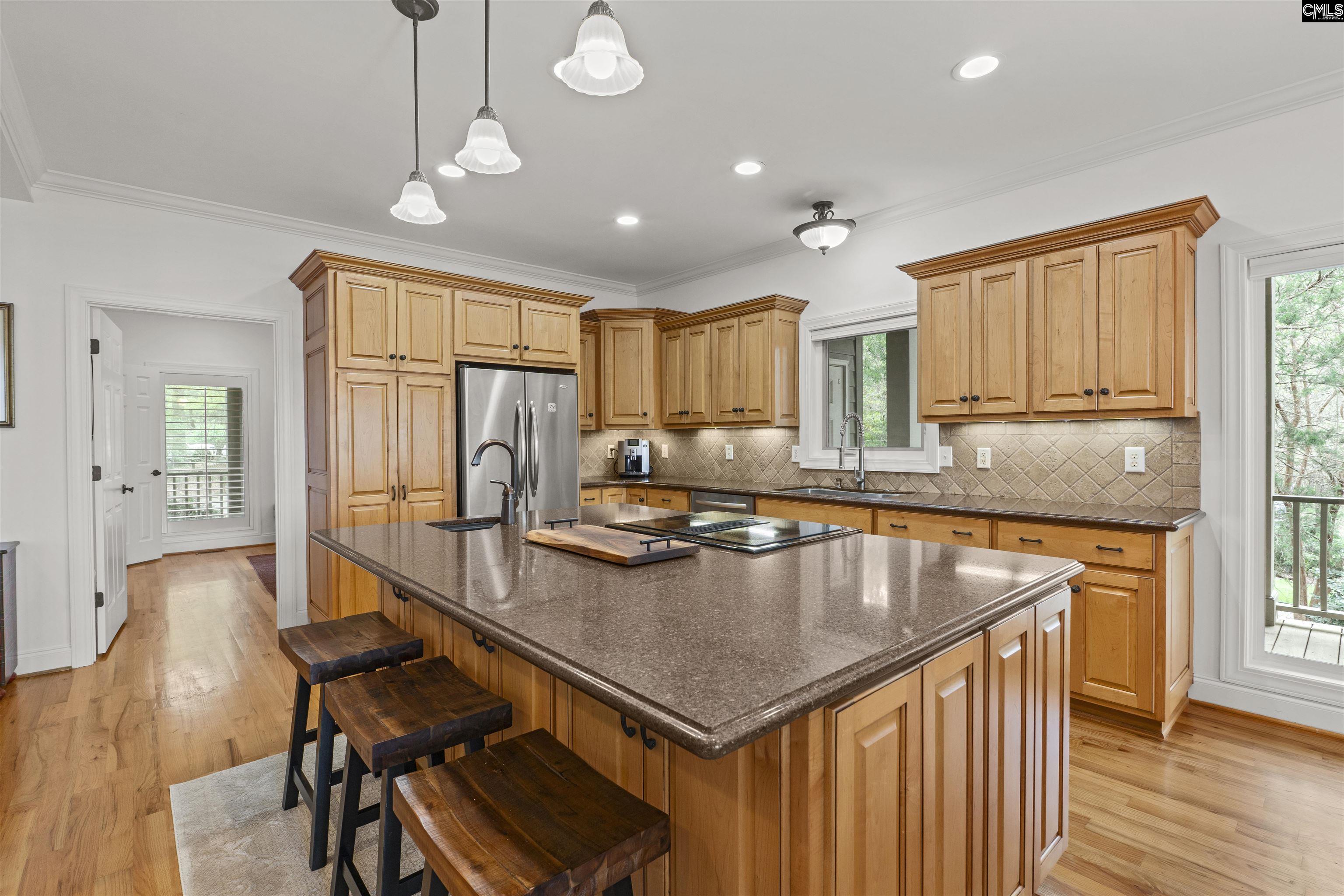 2223 Lakeshore Road