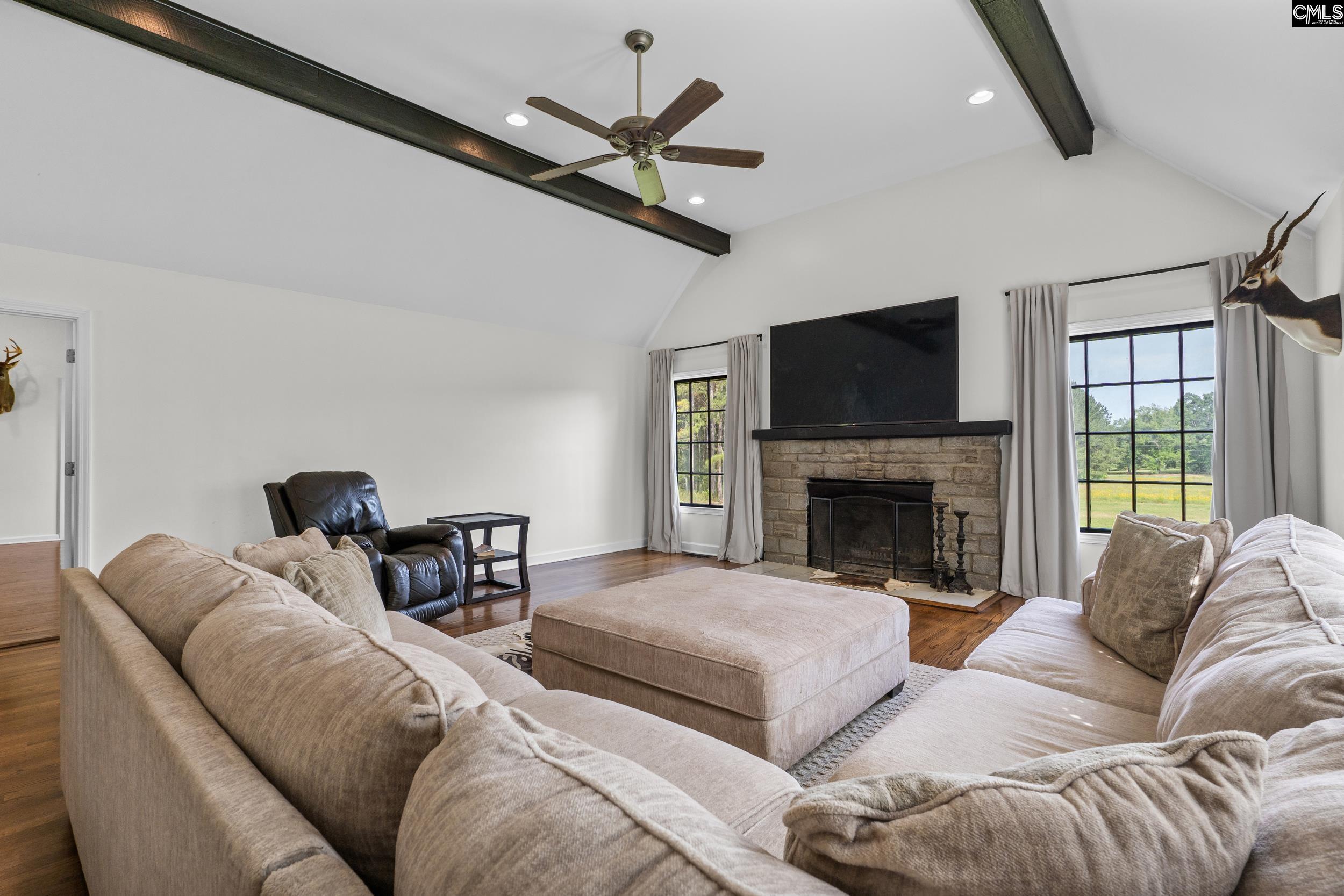 213 Tombfield Road