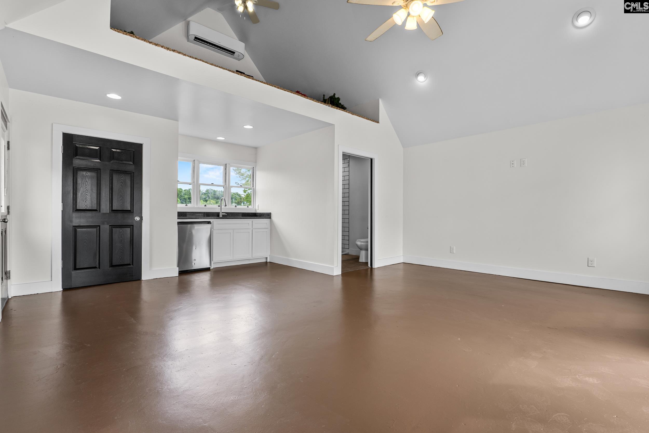 213 Tombfield Road