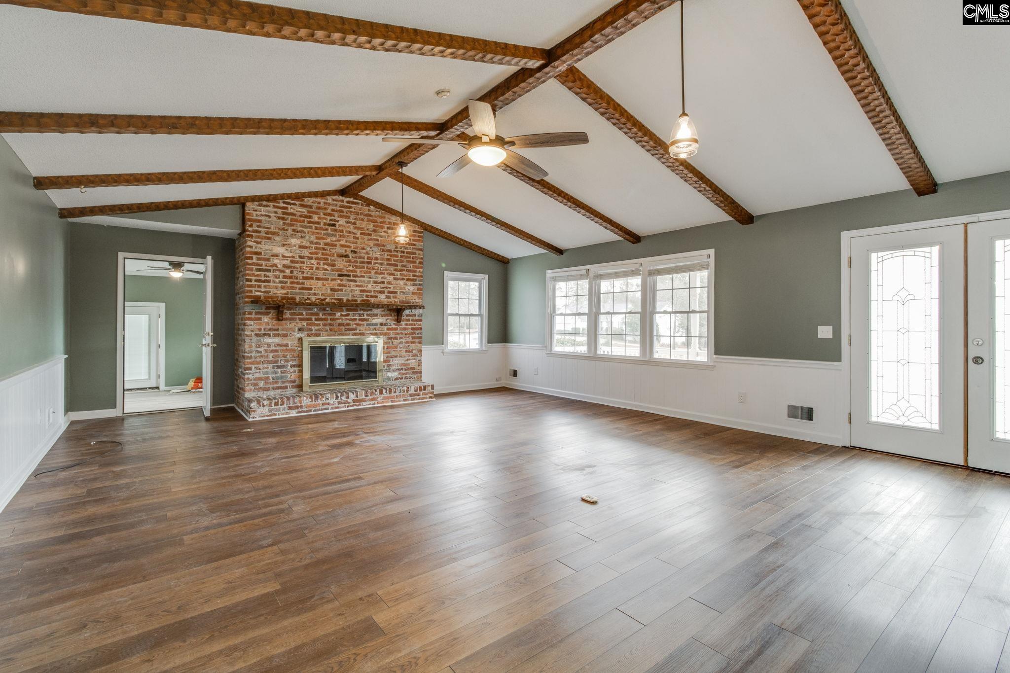 1207 S Fredericksburg Drive