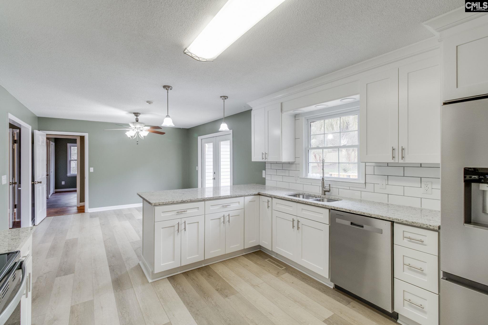 1207 S Fredericksburg Drive