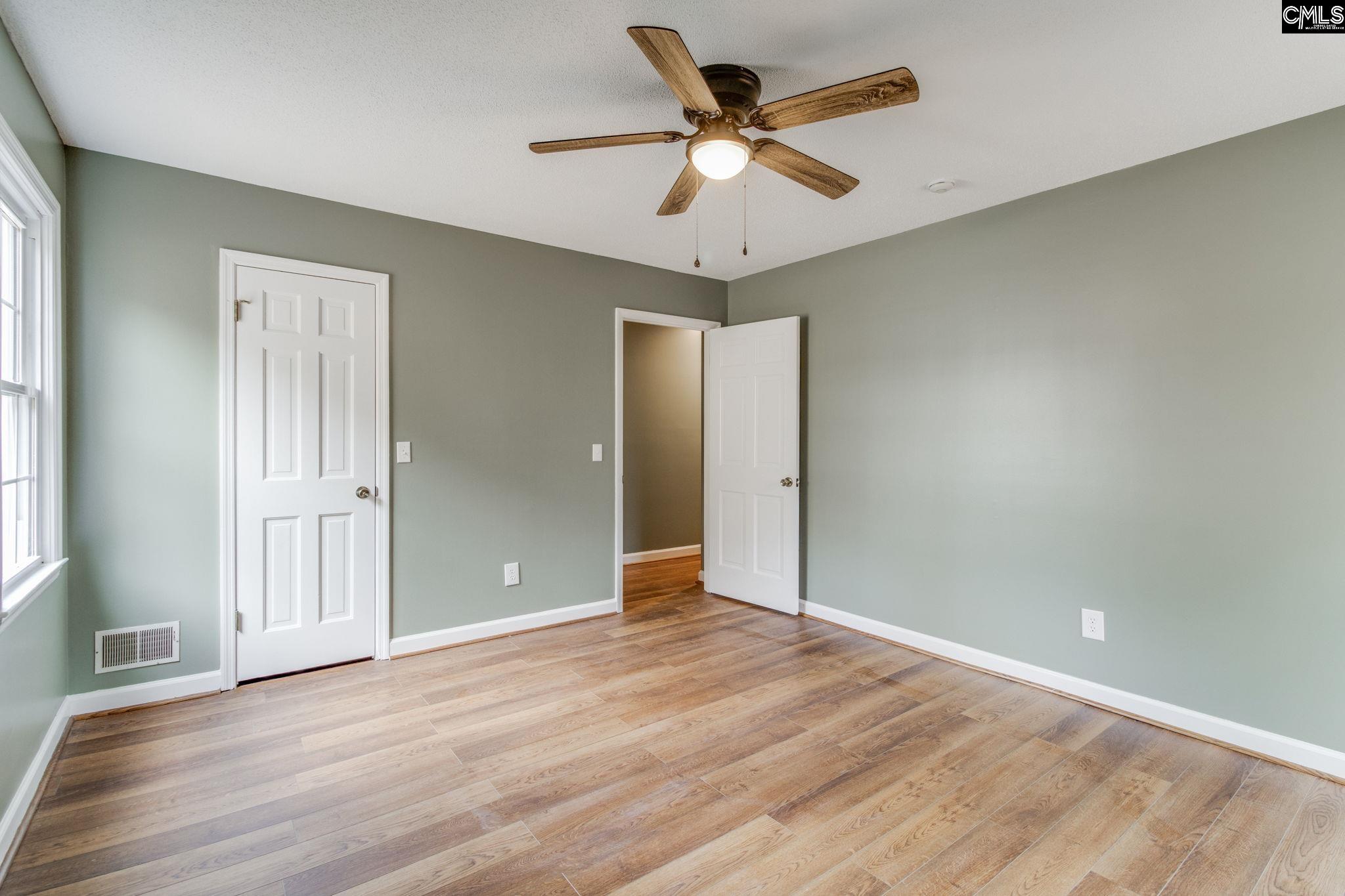 1207 S Fredericksburg Drive