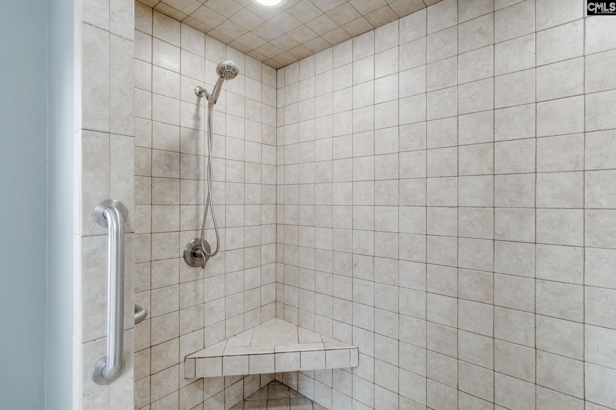 1207 S Fredericksburg Drive