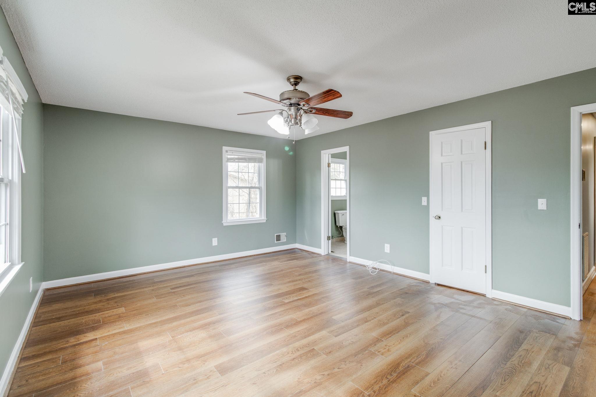 1207 S Fredericksburg Drive