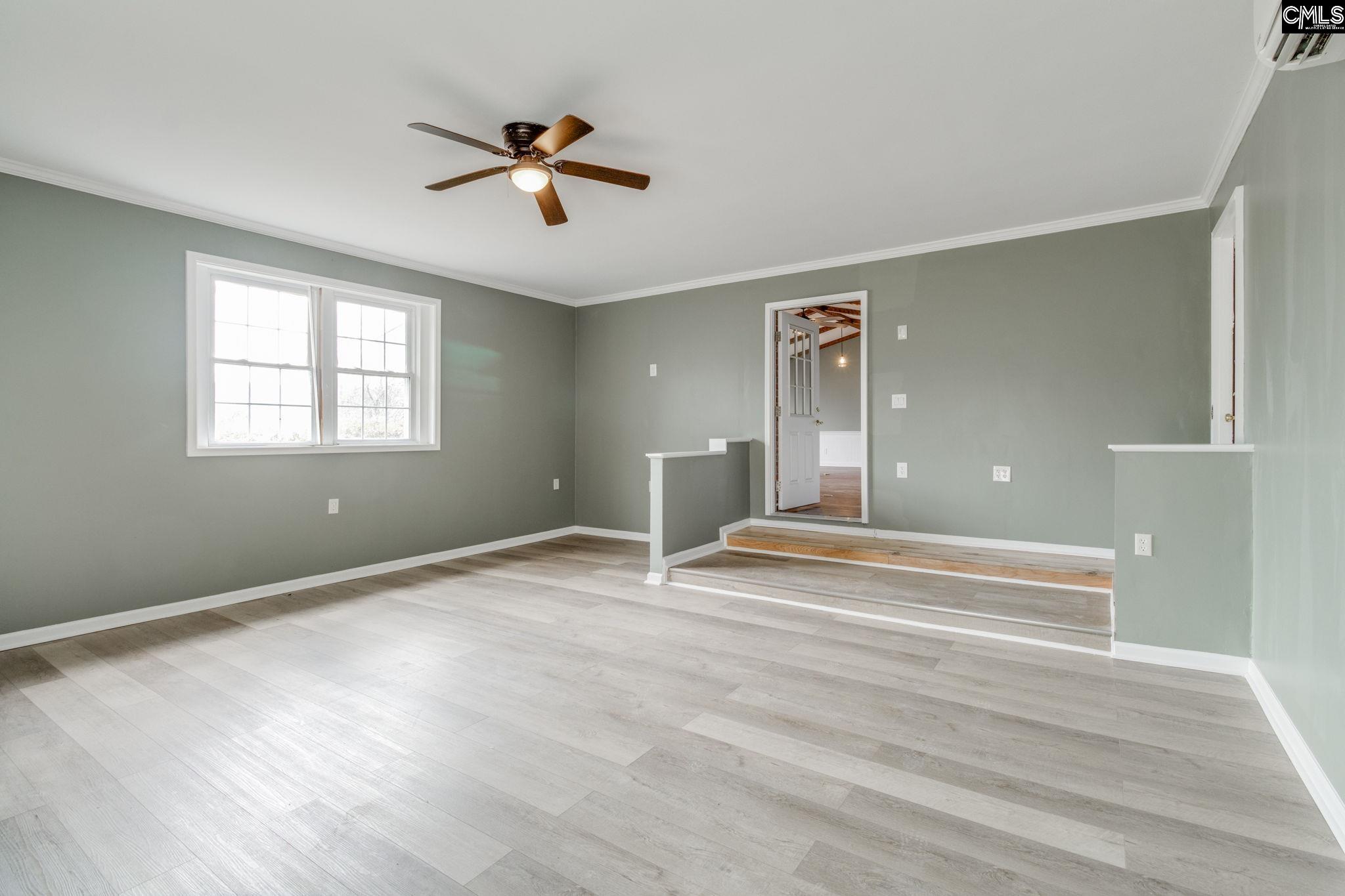 1207 S Fredericksburg Drive