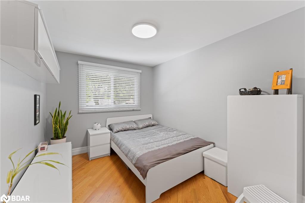 3282 Charmaine Heights