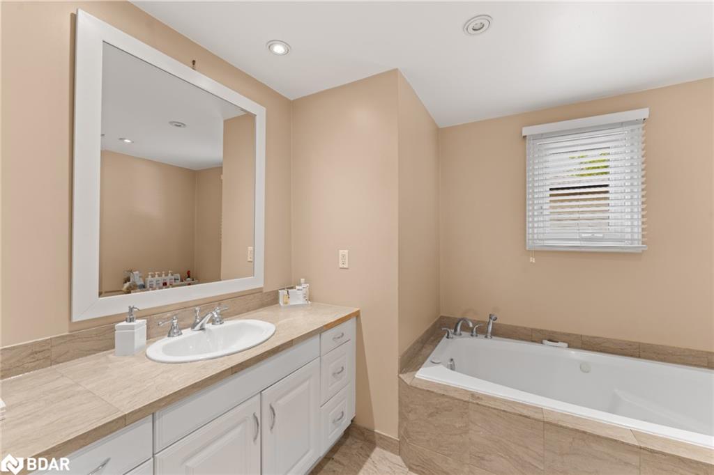 3282 Charmaine Heights