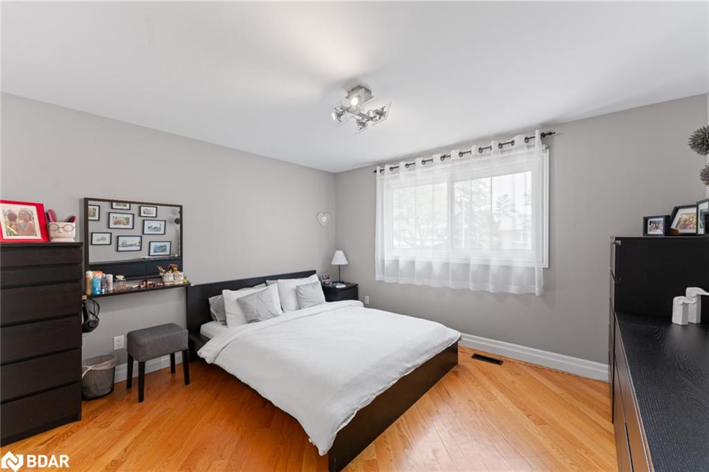 3282 Charmaine Heights