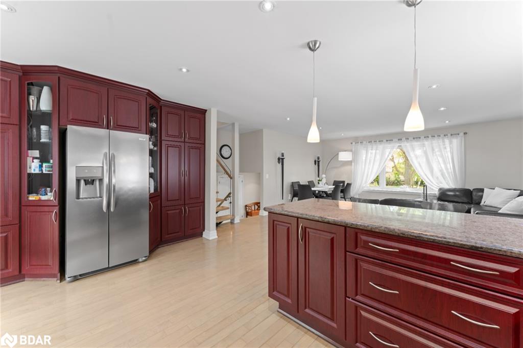 3282 Charmaine Heights