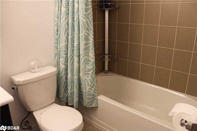 327-570 Lolita Gardens Unit: 327