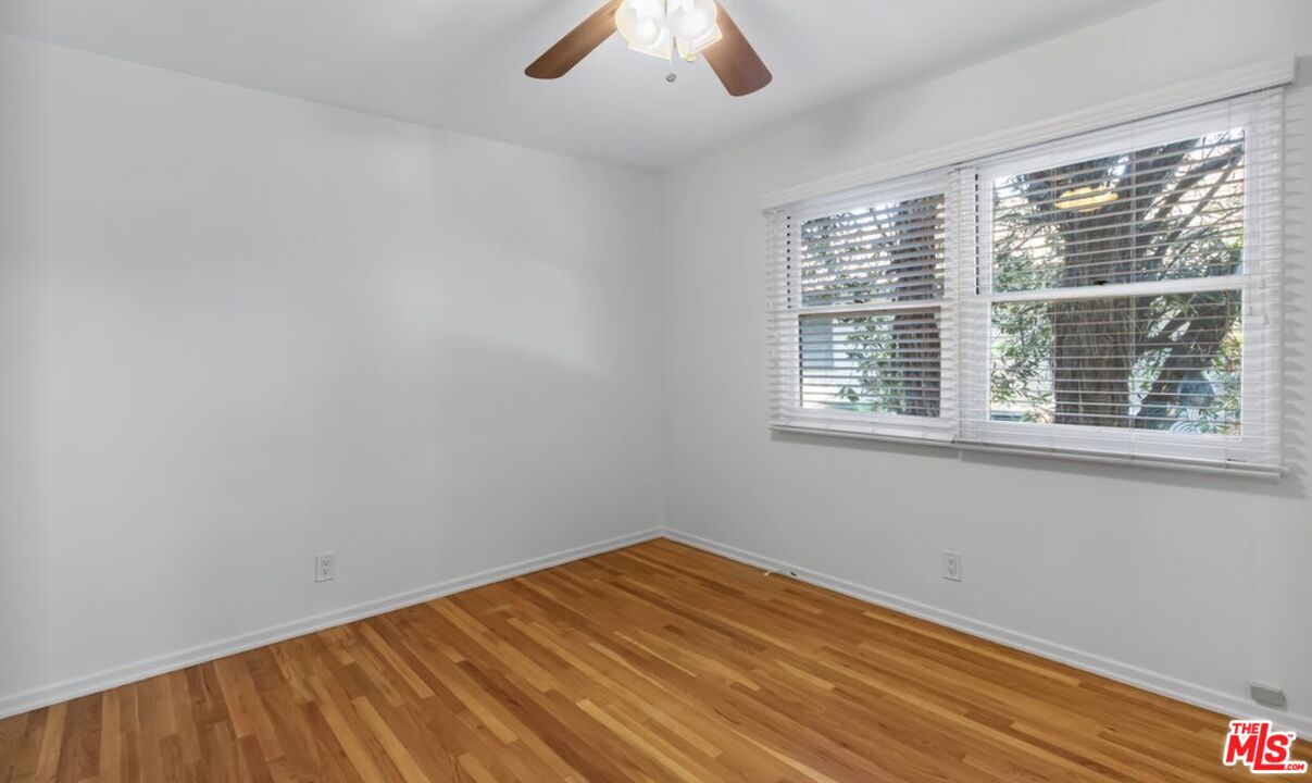 11130 Greenlawn Ave