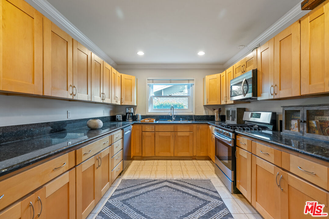 1226 Franklin St Unit: 1