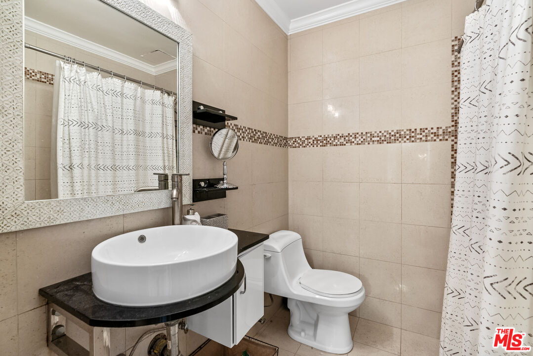1226 Franklin St Unit: 1