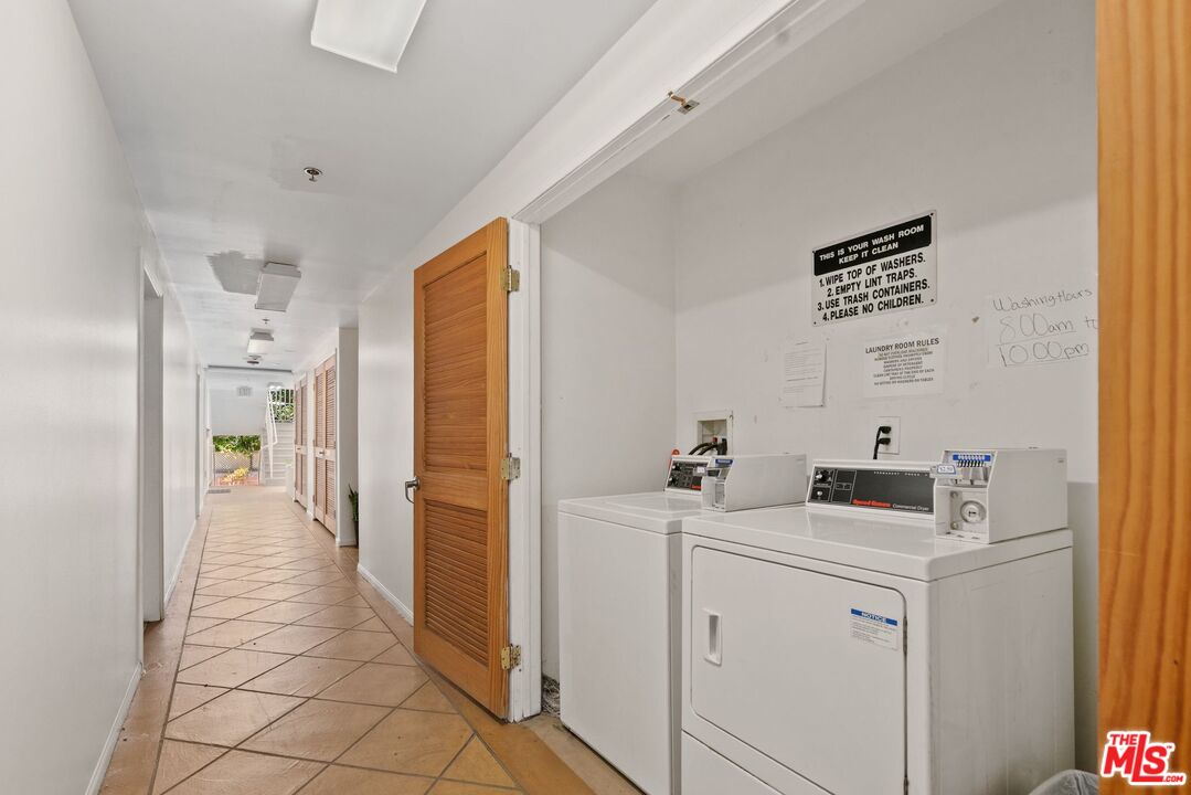 15939 Victory Blvd Unit: 102