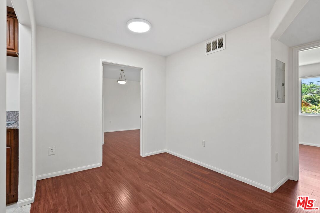 15939 Victory Blvd Unit: 102