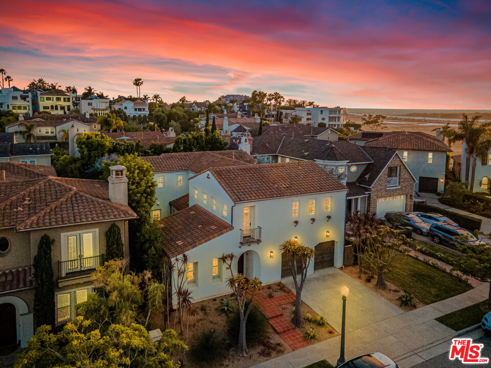 7578 Coastal View Dr