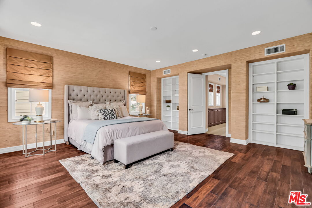 7578 Coastal View Dr