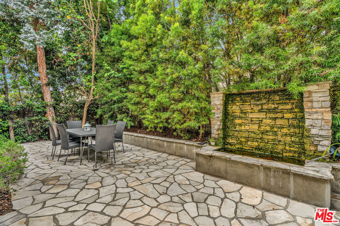 7578 Coastal View Dr