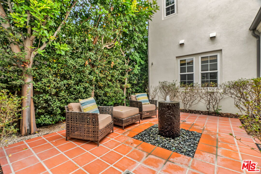7578 Coastal View Dr