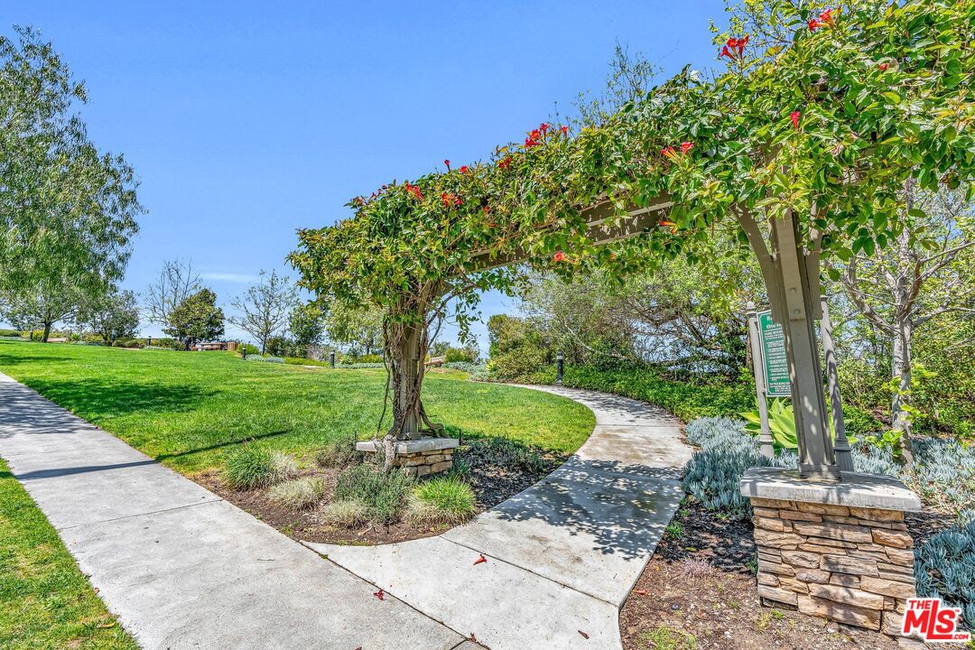 7578 Coastal View Dr