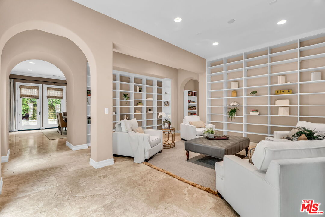7578 Coastal View Dr