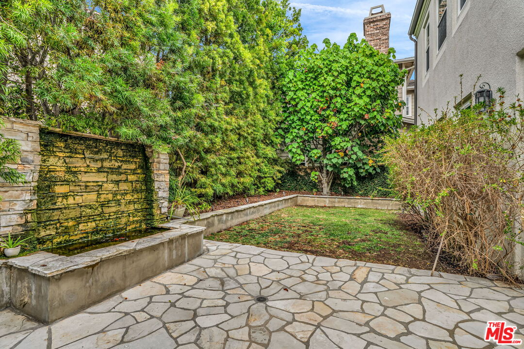 7578 Coastal View Dr