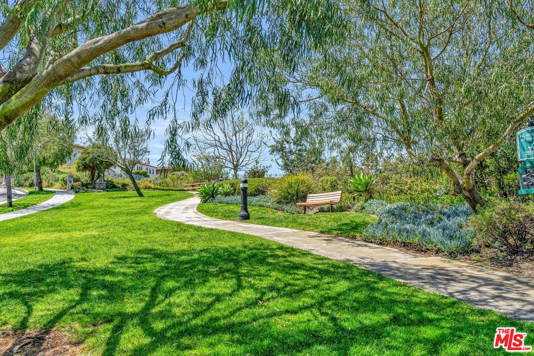 7578 Coastal View Dr