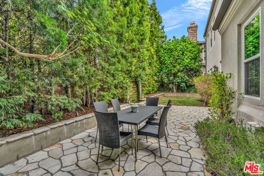 7578 Coastal View Dr