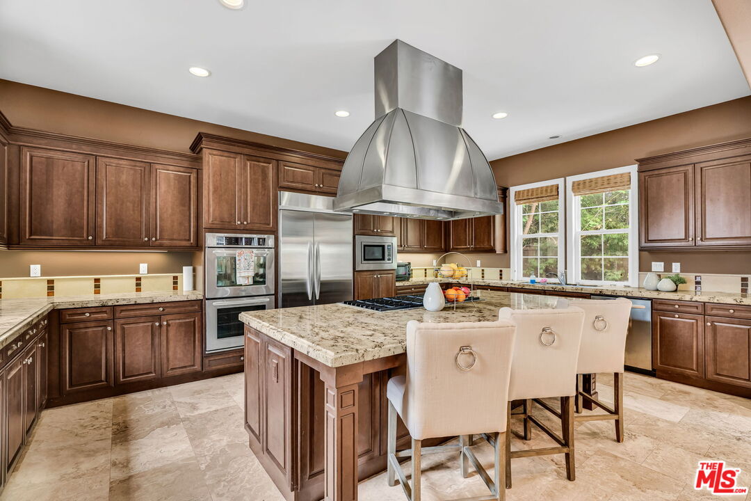 7578 Coastal View Dr