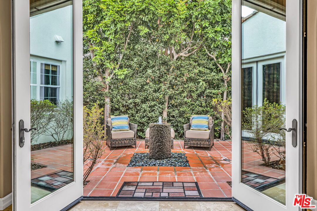 7578 Coastal View Dr