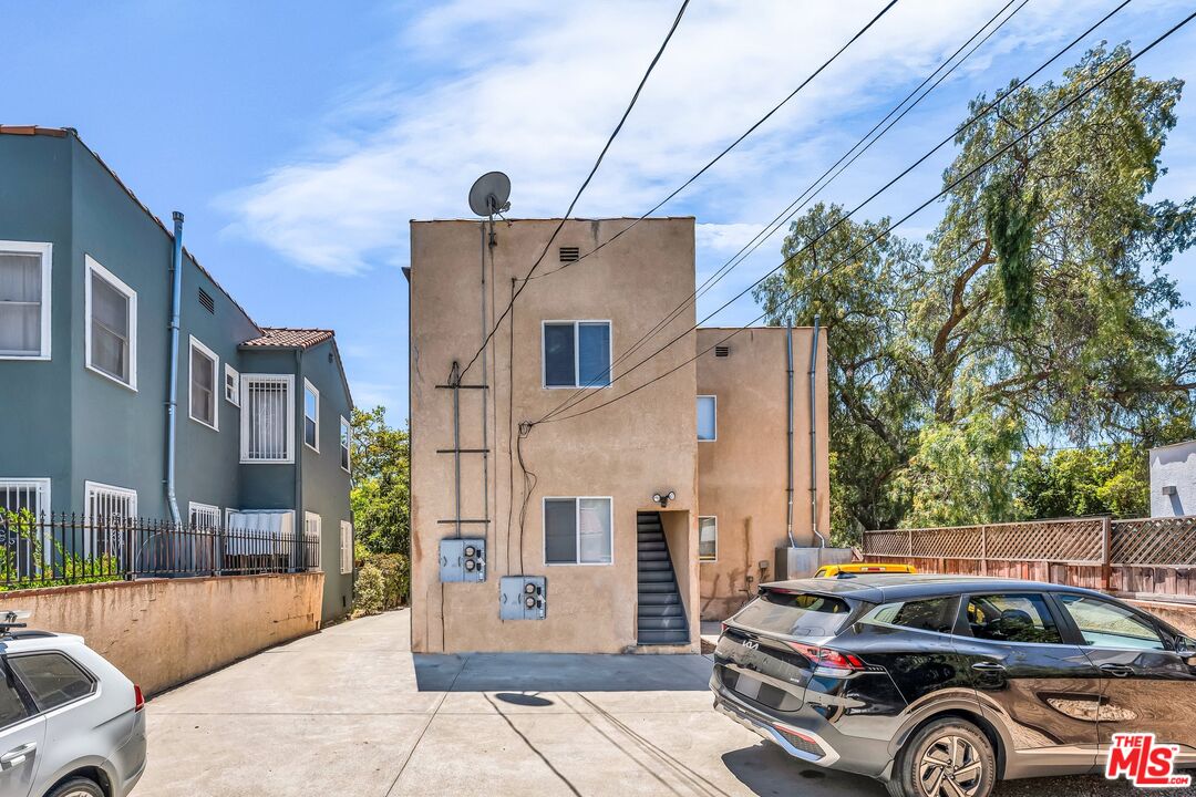 1073 S Mansfield Ave