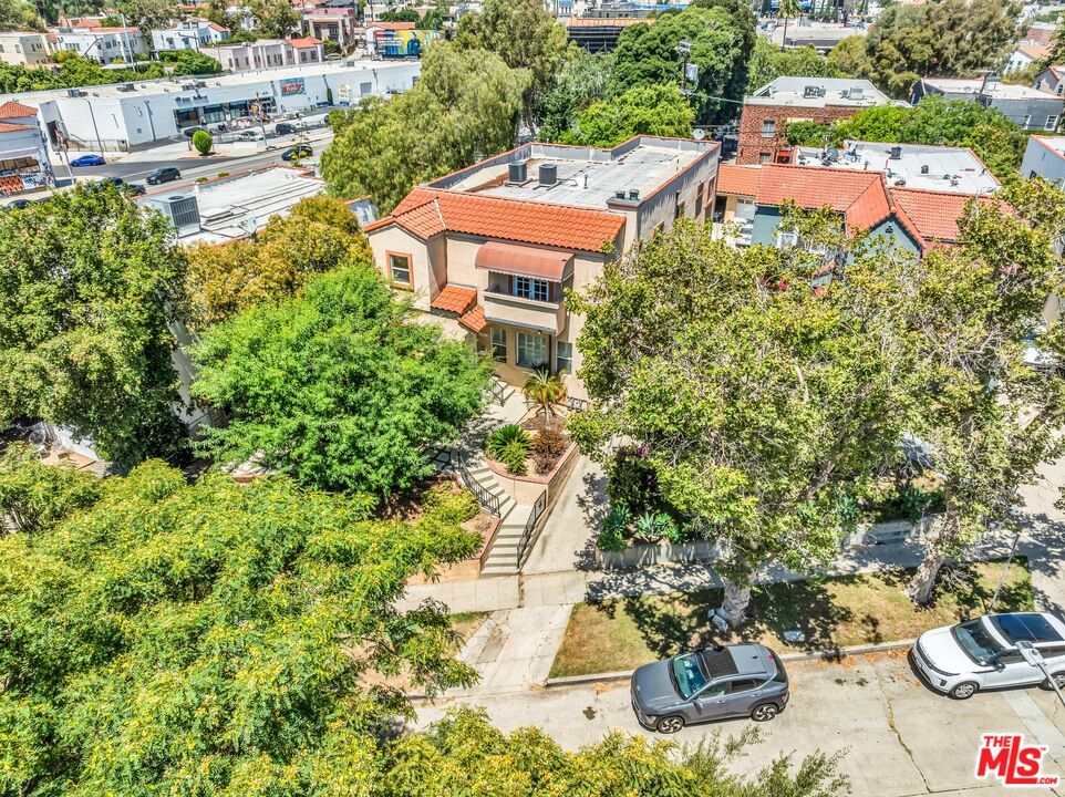 1073 S Mansfield Ave