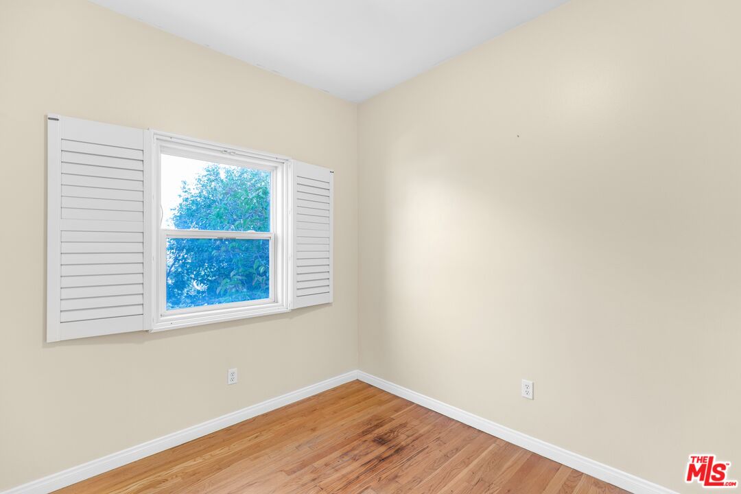 1073 S Mansfield Ave