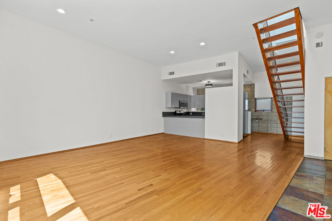 343 Rennie Ave Unit: 7