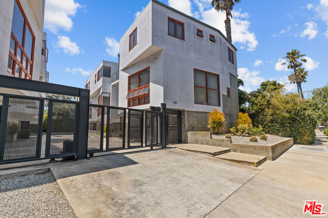 343 Rennie Ave Unit: 7