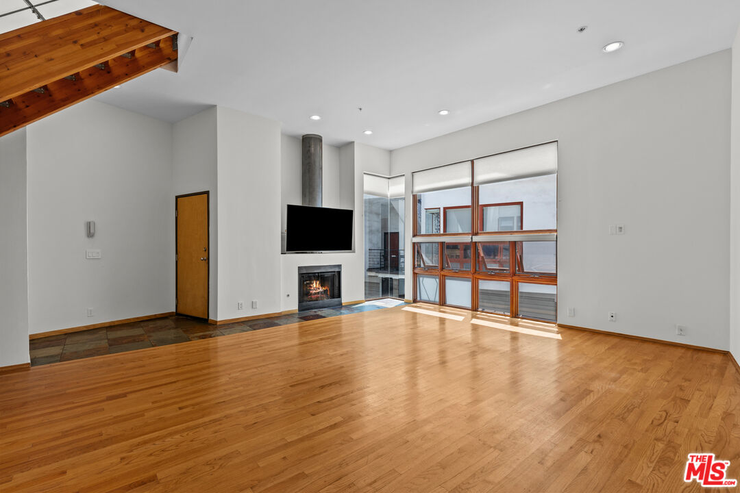 343 Rennie Ave Unit: 7