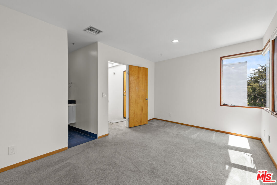 343 Rennie Ave Unit: 7