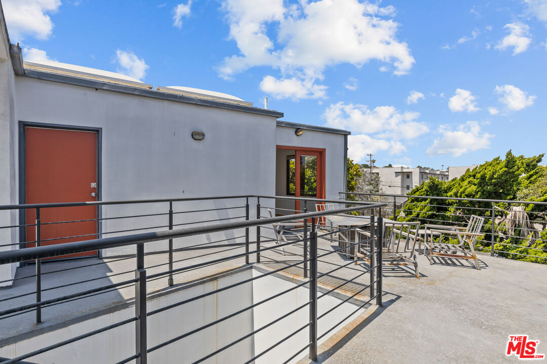 343 Rennie Ave Unit: 7